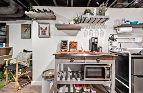 Shaw House | Cozy, Fun, and One-Of-A-Kind!