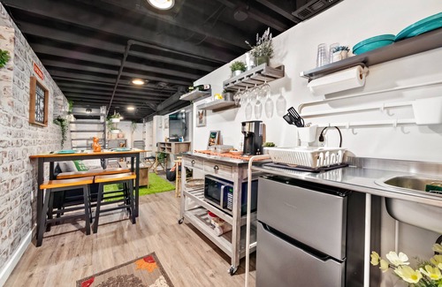 Shaw House | Cozy, Fun, and One-Of-A-Kind!