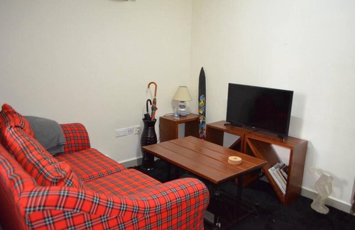 Mbotela Apartment | Cozy Fun-sized Apartment