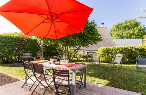 La Chapelle-des-Marais Cottage | Cozy Gîte with Garden in Parc de Brière, 25km from La Baule & Guérande