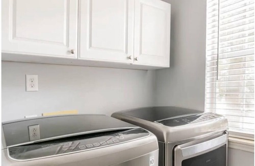 Huntersville House | Cozy Gem: Stay at CoupeDe Huntersville Your 4bd 2.5baHome Away From Home