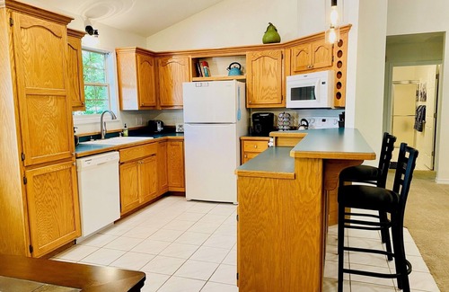 Hot Springs Village House | Cozy getaway on Ponce de Leon golf course.