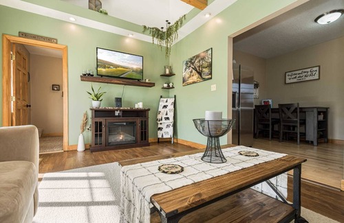 McHenry Cottage | Cozy Getaway w/Theater and Hot Tub