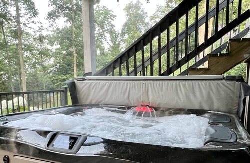 Mattawana Cabin | Cozy getaway with spa close to Juniata River and Raystown..