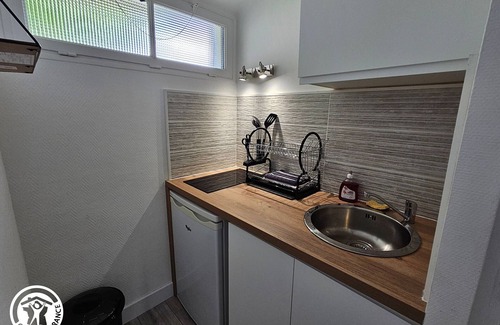Saint-Michel-en-l'Herm Cottage | Cozy Gîte for Two with Terrace, Near Beaches and Marais Poitevin