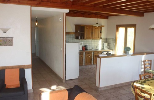 La Tuiliere Cottage | Cozy Gîte with Garden, BBQ, Terrace, Fireplace & Garage - Perfect for Families
