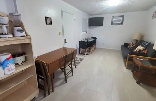 Yucaipa Cottage | Cozy guest house in yucaipa