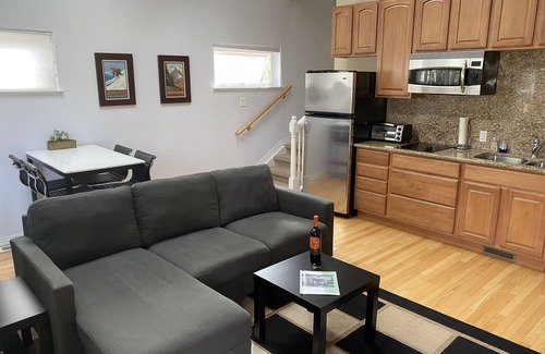 Hale House | Cozy Guest Suite close to downtown and pet friendly!