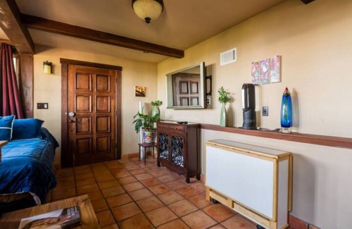 Los Gatos House | Cozy guest suite in Los Gatos - Beach in 30 min!