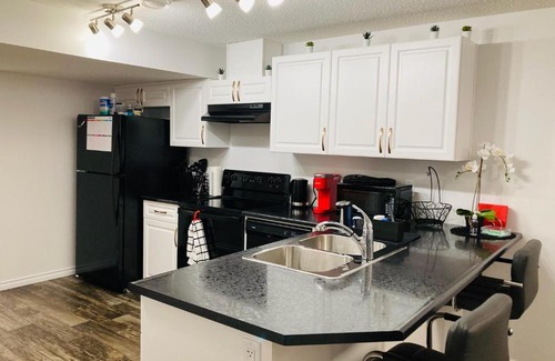 Northeast Edmonton House | Cozy Guest Suite with private entrance