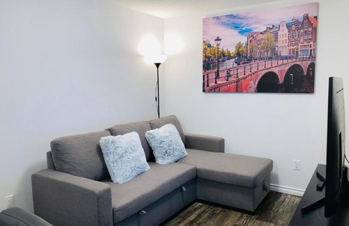 Northeast Edmonton House | Cozy Guest Suite with private entrance