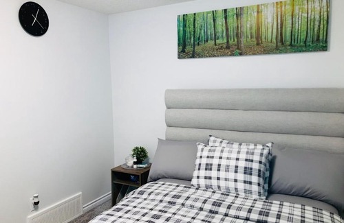 Northeast Edmonton House | Cozy Guest Suite with private entrance