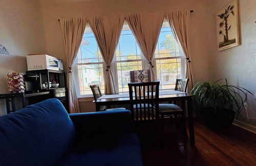 Downtown San Antonio Apartment | Cozy guesthouse/studio in downtown San Antonio close to major city attractions!