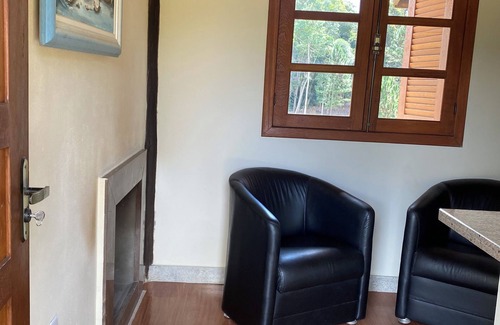 Vitor Hugo Ski Chalet | Cozy guesthouse surrounded by nature, total privacy, fireplace