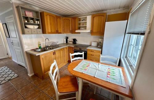 Hvasser Apartment | Cozy Guesthouse with Private Garden