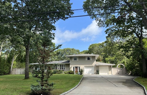 Hampton Bays House | Cozy Hamptons get away, pool, minutes from beaches, shops, restaurants and more!