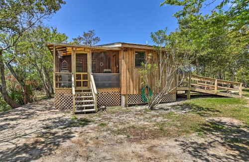 Frisco House | Cozy Hatteras Island Abode about 1 Mi to Frisco Beach!