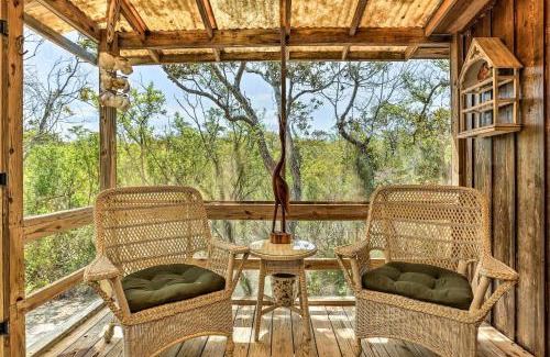 Frisco House | Cozy Hatteras Island Abode about 1 Mi to Frisco Beach!
