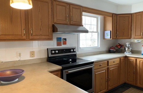 Montpelier Cottage | Cozy hilltop cottage w free EV charger near downtown, Hubbard Park & ski resorts