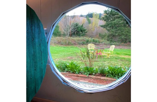 Rollingbay House | Cozy Hobbit House on Bainbridge island!