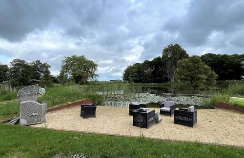 Ockholm Apartment | Cozy Holiday Apartment in Ockholm with Garden and Parking