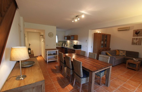 Arles House | Cozy holiday home 7p in holiday park with large swimming pool in Arles, wifi, air conditioning