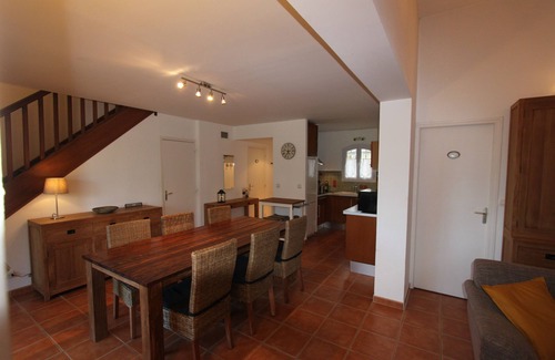 Arles House | Cozy holiday home 7p in holiday park with large swimming pool in Arles, wifi, air conditioning
