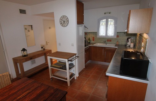Arles House | Cozy holiday home 7p in holiday park with large swimming pool in Arles, wifi, air conditioning
