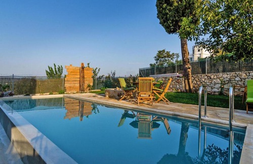 Kastellos House | Cozy holiday home in Cretan country style
