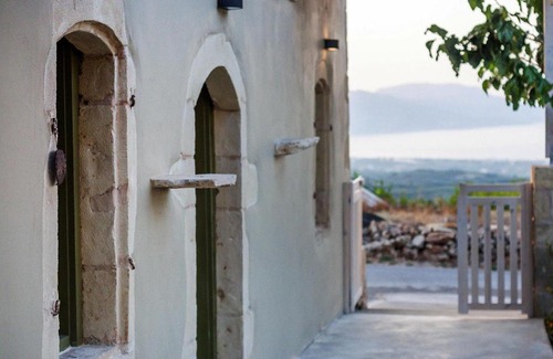 Kastellos House | Cozy holiday home in Cretan country style