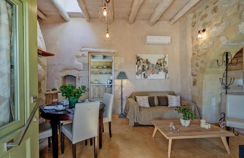 Kastellos House | Cozy holiday home in Cretan country style