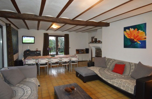 La Reid House | Cozy holiday home in Liege with furnished garden