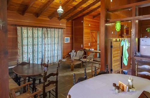 Oropos Villa | Cozy holiday villa, 1min from the beach, large private garden ideal for families