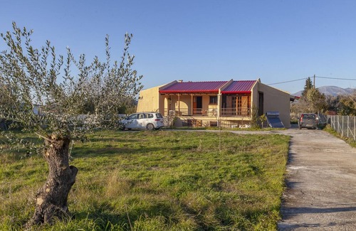 Oropos Villa | Cozy holiday villa, 1min from the beach, large private garden ideal for families