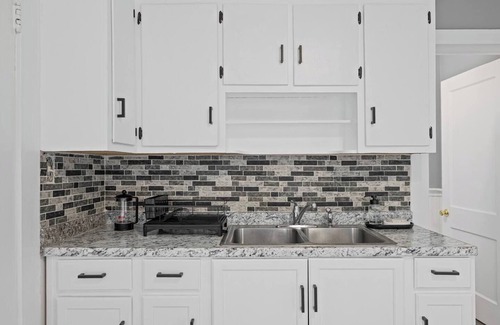 Wallington Apartment | Cozy Home, 19 min to NYC, 3 Car Driveway, Cozy Home, 19 min to NYC, 3 Car Driveway