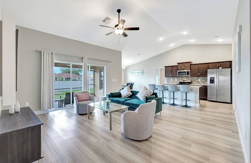 Centennial House | COZY HOME AWAY FROM HOME!