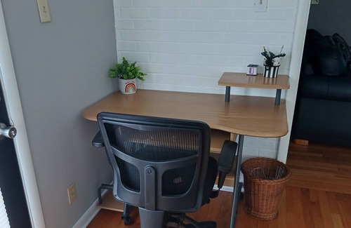 Churchland House | Cozy Home Away from Home- 5 minutes from local shopping area