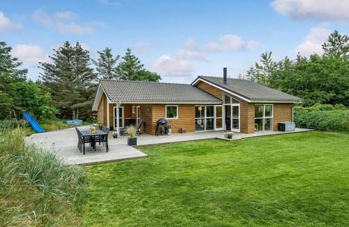 Aalbaek House | Cozy home in ålbæk with kitchen