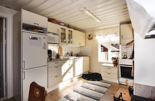 Arjang House | Cozy home in årjäng with kitchen