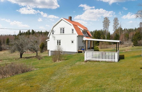 Arjang House | Cozy home in årjäng with kitchen