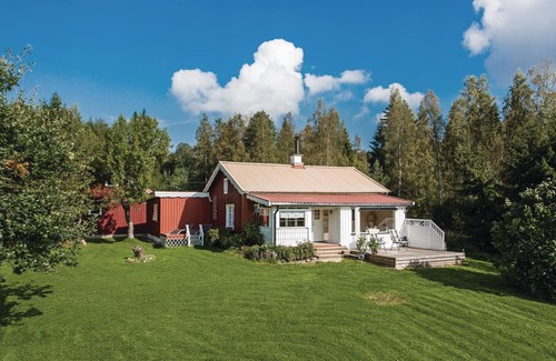 Ostra Amtervik House | Cozy home in östra ämtevik with sauna