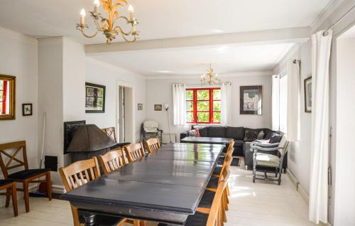 Anholt House | Cozy Home In Anholt With Wifi