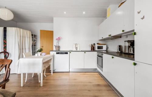 Arslev House | Cozy Home In Årslev With Wifi