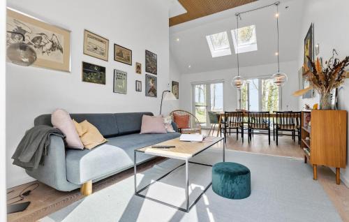 Vedelshave House | Cozy Home In Asperup With Kitchen