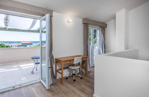 Barbat na Rabu House | Cozy home in Barbat with WiFi
