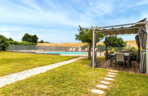 Beauville House | Cozy home in Beauville with lake view