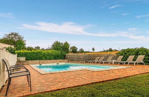 Beauville House | Cozy home in Beauville with lake view