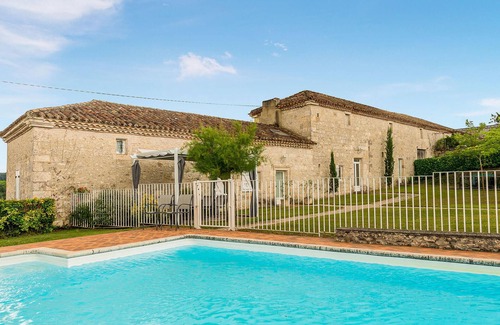 Beauville House | Cozy home in Beauville with lake view