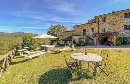 Bibbiena House | Cozy home in Bibbiena with kitchen