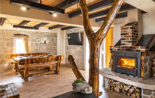 Blaca House | Cozy Home In Blaca With Wifi